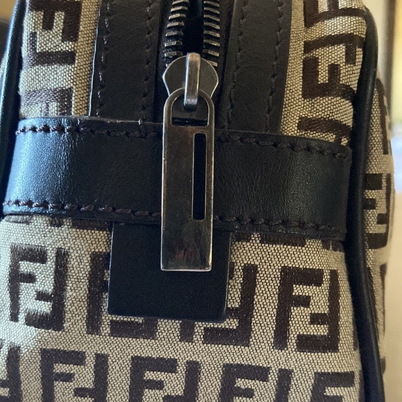 Fendi bag Beige Zucchino-Print Canvas authentic pre-owned. Comes w/sleeper bag. - Picture 3 of 12